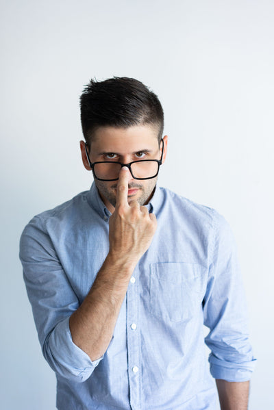 4 Undeniable Signs That Your Glasses Don’t Fit